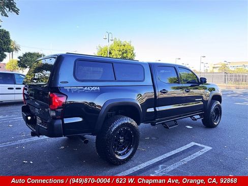 Used 2018 Toyota Tacoma TRD Off-Road AWD/4WD image 3