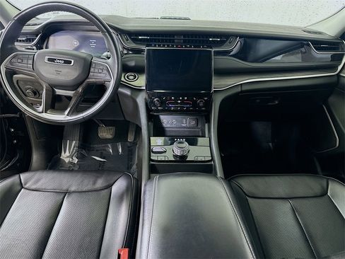 Used 2023 Jeep Grand Cherokee 30th Anniversary image 18