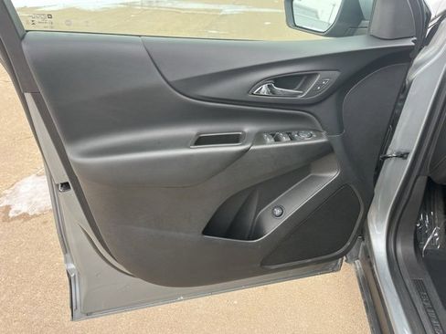 Used 2024 Chevrolet Equinox LT image 10