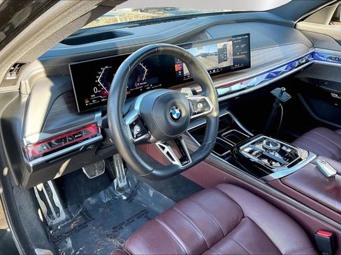 Used 2023 BMW 760i xDrive w/ Executive Package image 17
