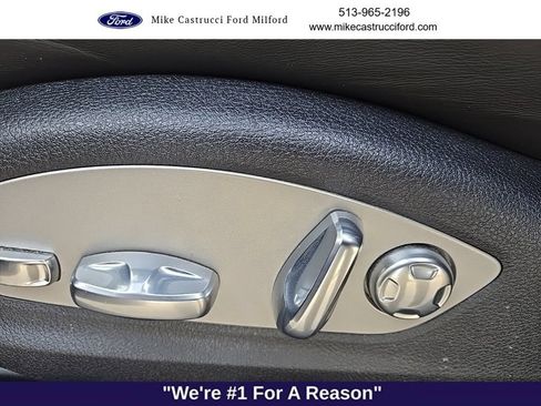 Used 2024 Porsche Macan AWD/4WD image 6