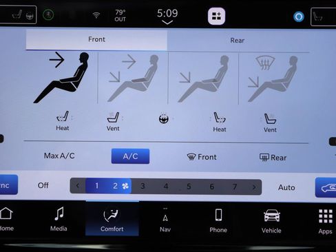 Used 2026 Chrysler Pacifica Limited FWD image 42