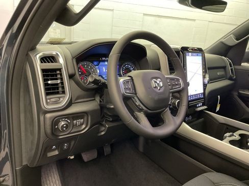 New 2025 RAM 1500 4x4 Crew Cab image 15
