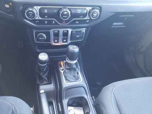 Certified 2025 Jeep Wrangler Sport AWD/4WD image 19