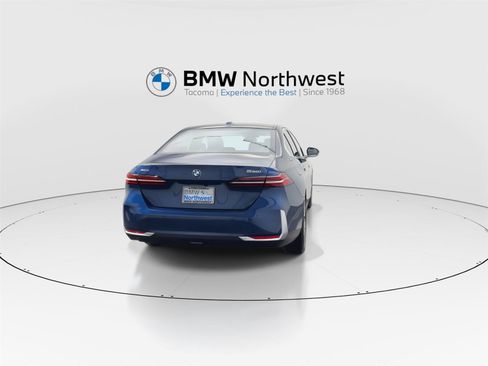 New 2026 BMW 530i xDrive w/ Premium Package image 2