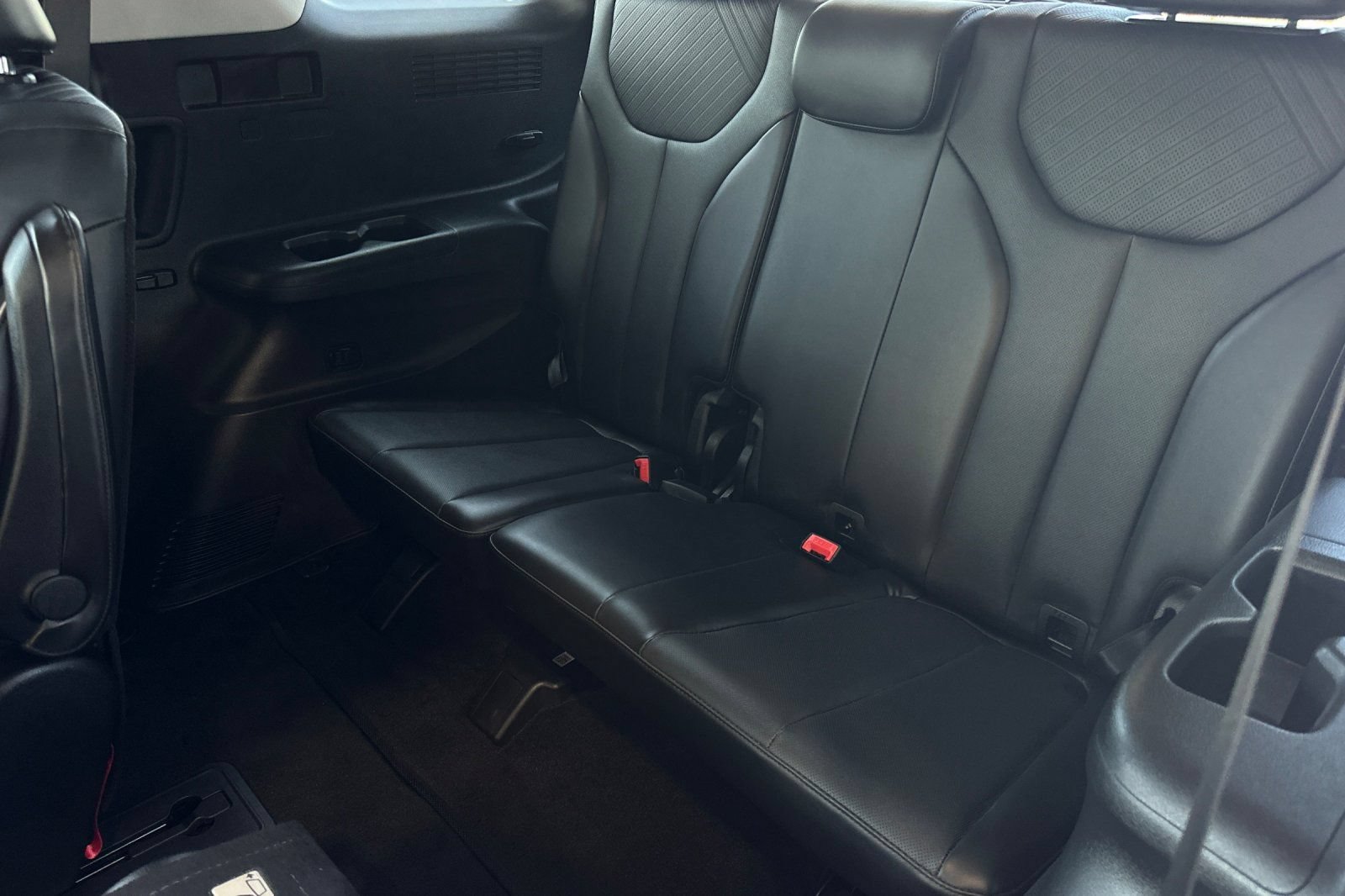 Used 2025 Hyundai Palisade SEL FWD image 19