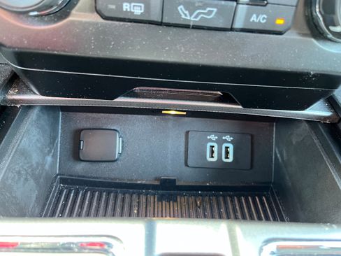 Used 2016 Ford F150 XLT w/ Equipment Group 302A Luxury AWD/4WD image 24
