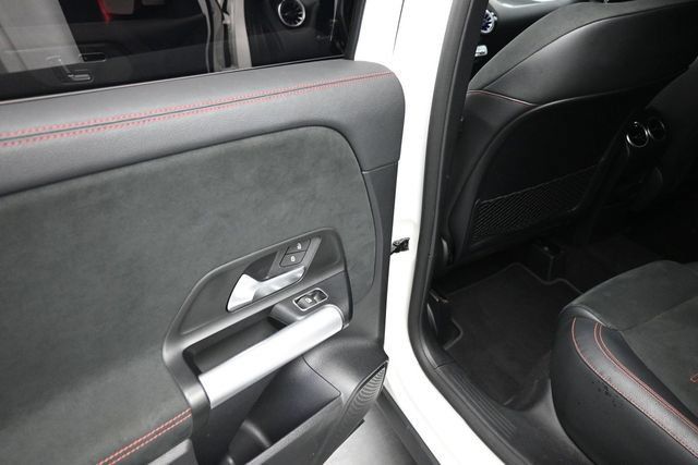 Used 2023 Mercedes-Benz GLA 35 AMG 4MATIC image 18