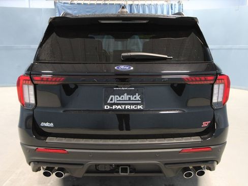Used 2025 Ford Explorer ST image 31
