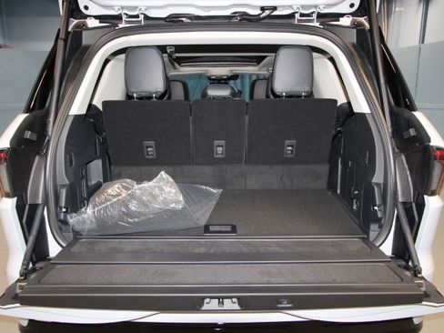 New 2026 Lincoln Navigator Reserve AWD/4WD image 39