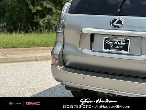 Used 2022 Lexus GX 460 Premium w/ Premium Package AWD/4WD image 16