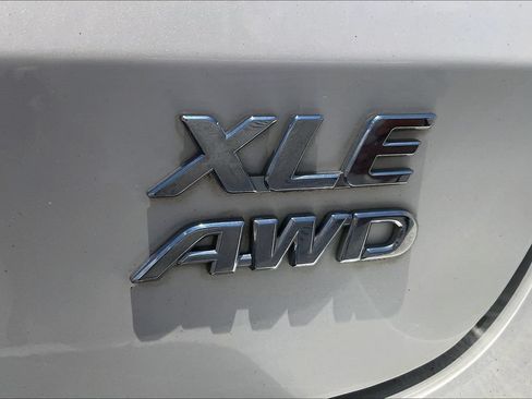 Used 2020 Toyota Sienna XLE Premium AWD/4WD image 23