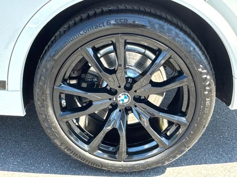 Used 2023 BMW X7 xDrive40i w/ Dynamic Handling Package AWD/4WD image 22