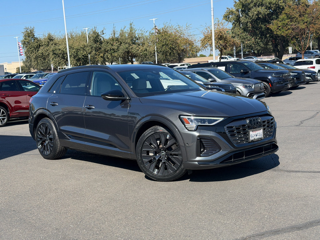 Used 2024 Audi Q8 e-tron Prestige w/ Prestige Package AWD/4WD image 2