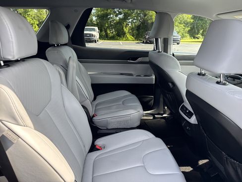 Used 2025 Hyundai Palisade SEL FWD image 29