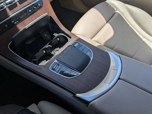 Used 2020 Mercedes-Benz GLC 300 4MATIC image 11