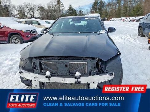 Used 2025 Mercedes-Benz C 300 4MATIC Sedan image 10