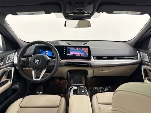 Used 2025 BMW X2 xDrive28i w/ Premium Package AWD/4WD image 16
