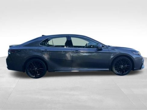 Used 2022 Toyota Camry XSE FWD image 14