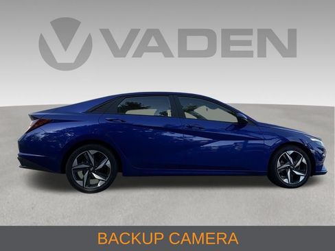 Used 2023 Hyundai Elantra SEL w/ Convenience Package FWD image 3