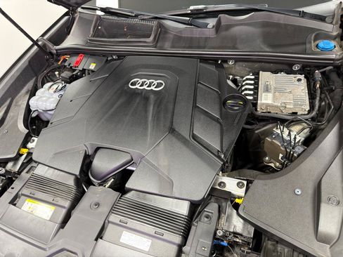 Used 2020 Audi Q8 Premium Plus AWD/4WD image 36