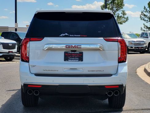 Used 2023 GMC Yukon Denali w/ Advanced Technology Package AWD/4WD image 5