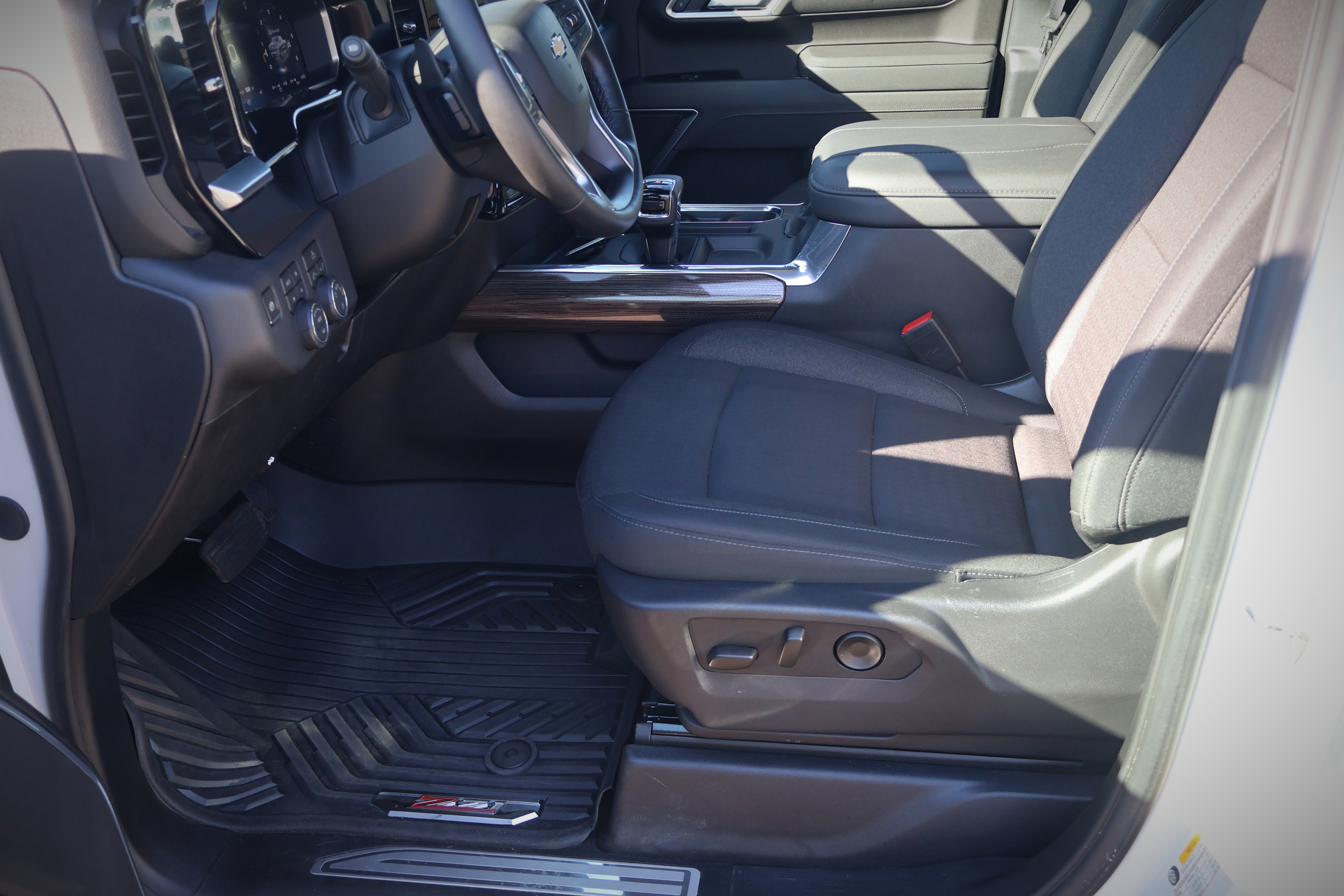Used 2026 Chevrolet Silverado 1500 LT AWD/4WD image 14
