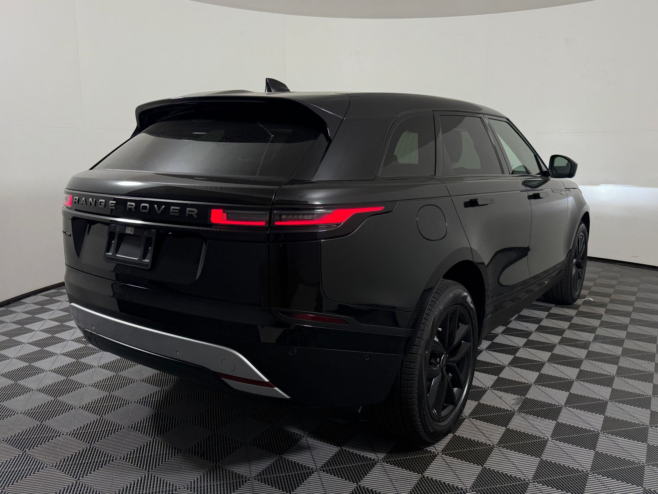 New 2026 Land Rover Range Rover Velar S AWD/4WD image 9