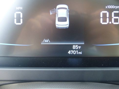 Used 2026 Hyundai Elantra Sport FWD image 27