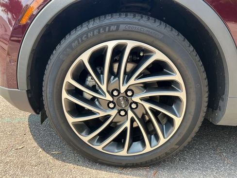 Used 2019 Lincoln Nautilus Reserve AWD/4WD image 13