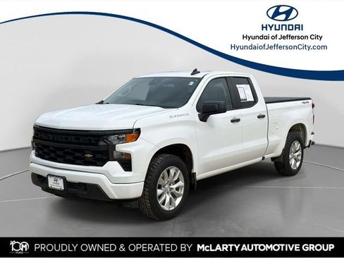 Used 2023 Chevrolet Silverado 1500 Custom AWD/4WD image 1