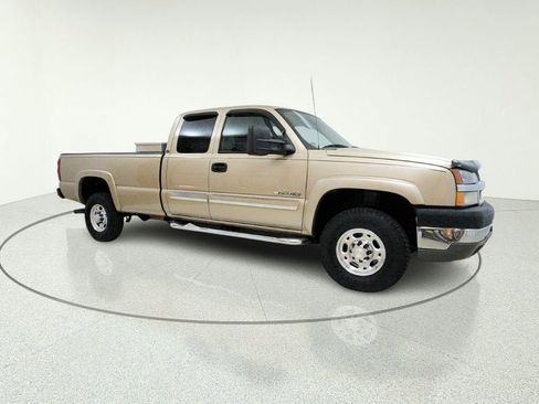 Used 2004 Chevrolet Silverado 2500 LS AWD/4WD image 10