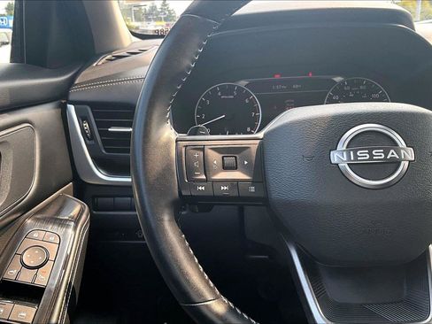 Used 2025 Nissan Rogue SV AWD/4WD image 12