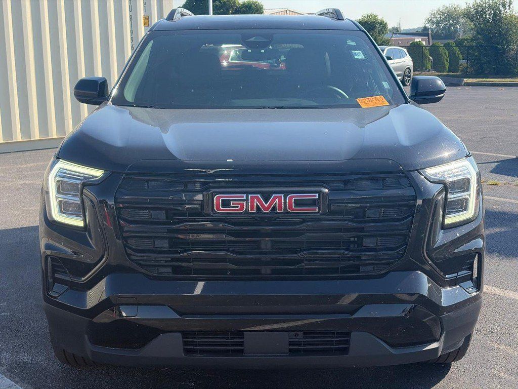 Used 2026 GMC Terrain Elevation w/ Elevation Premium Package AWD/4WD image 2