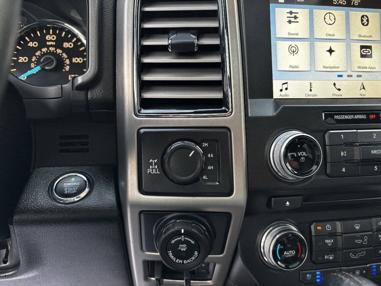 Used 2018 Ford F150 Platinum w/ Equipment Group 701A Luxury AWD/4WD image 25