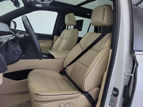 Used 2023 Cadillac Escalade Premium Luxury w/ LPO, Floor Liner Package AWD/4WD image 19