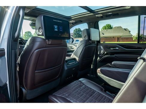 Used 2022 Cadillac Escalade ESV Sport Platinum RWD image 15