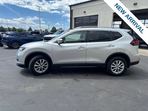 Used 2018 Nissan Rogue SV AWD/4WD image 4