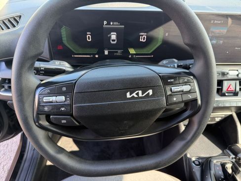 Used 2025 Kia K4 LXS image 27