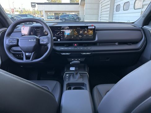New 2027 Kia Seltos X-Line S w/ X-Line S Premium Package AWD/4WD image 17