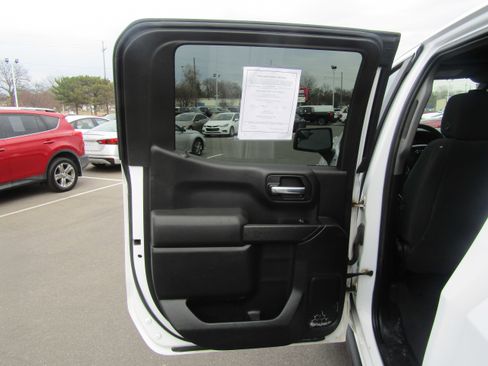 Used 2019 Chevrolet Silverado 1500 Custom Trail Boss image 9