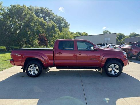 Used 2013 Toyota Tacoma 4x4 Double Cab w/ TRD Sport Pkg image 7