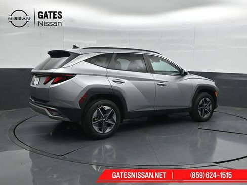 Used 2025 Hyundai Tucson SEL AWD/4WD image 2
