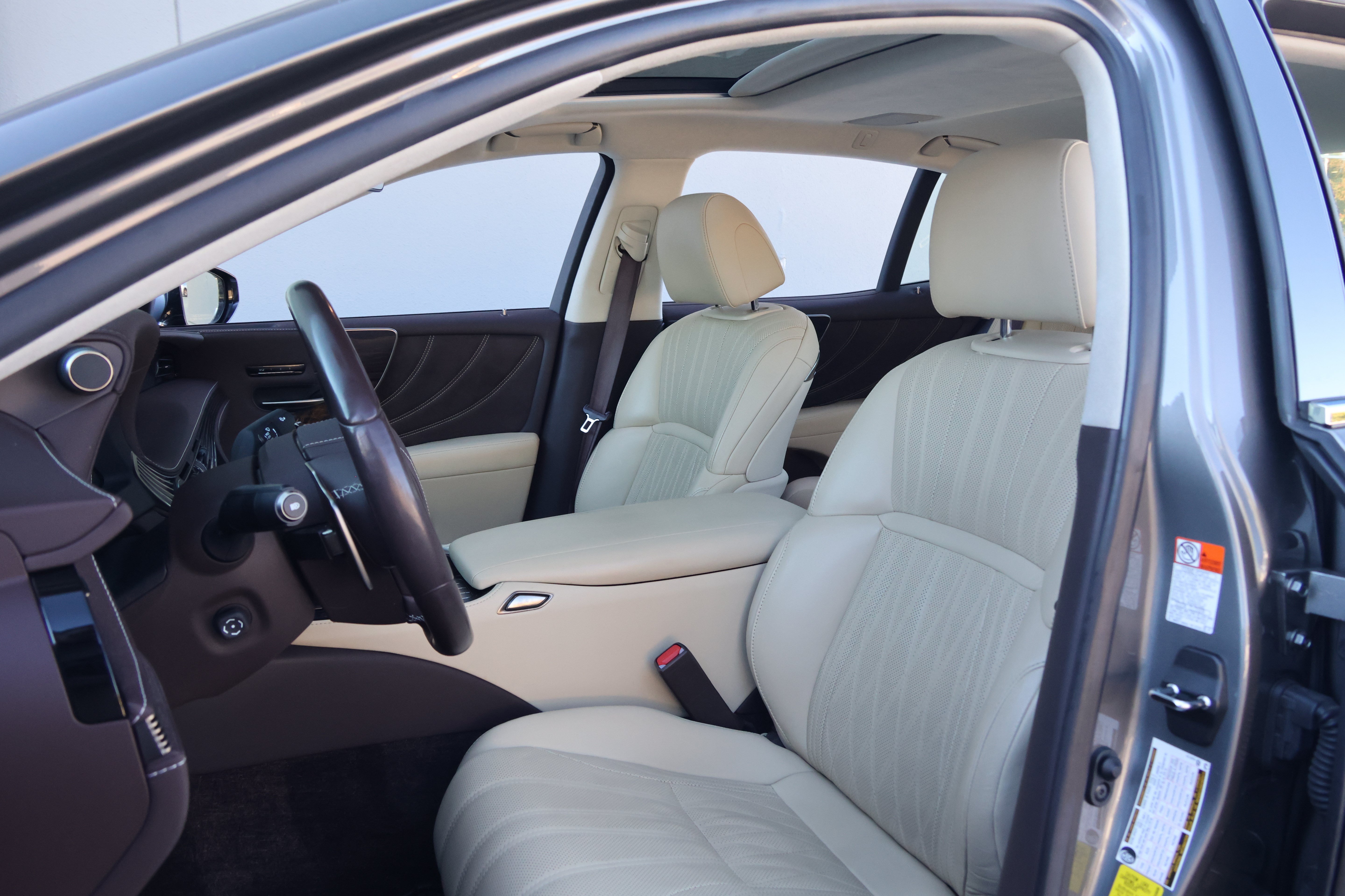 Used 2020 Lexus LS 500 w/ Interior Upgrade Package RWD image 35