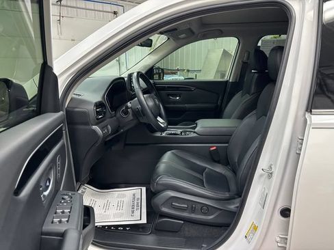 Used 2024 Honda Pilot Touring image 10