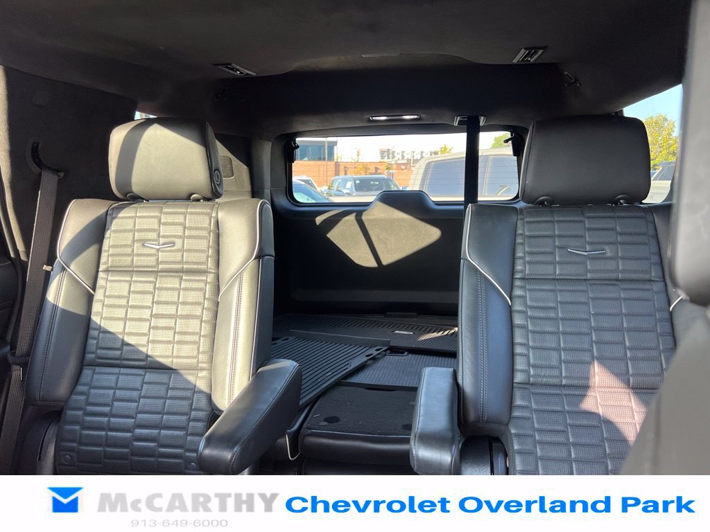 Used 2023 Cadillac Escalade Sport Platinum w/ LPO, ONYX Package AWD/4WD image 17