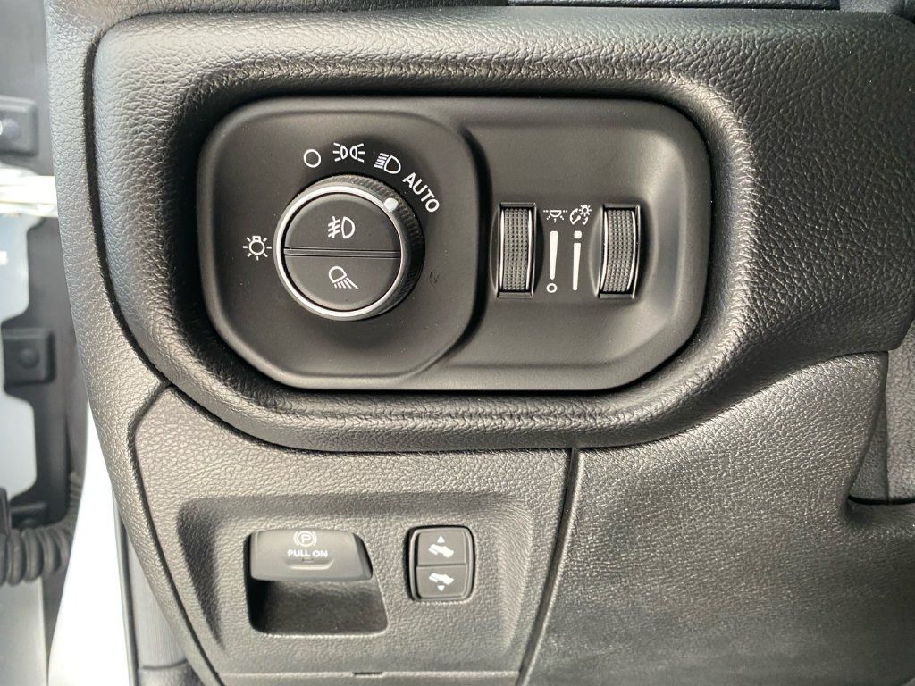 Used 2019 RAM 1500 Big Horn RWD image 23
