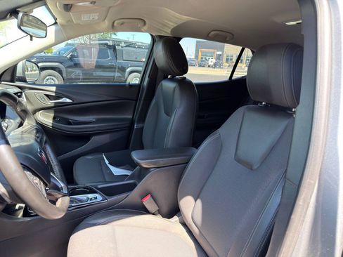 Used 2025 Buick Encore GX Preferred w/ Comfort Package AWD/4WD image 8