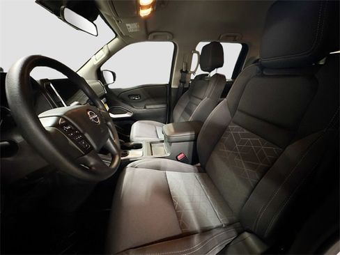 Used 2025 Nissan Frontier SV image 20