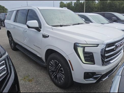 Used 2025 GMC Yukon XL Elevation RWD image 6